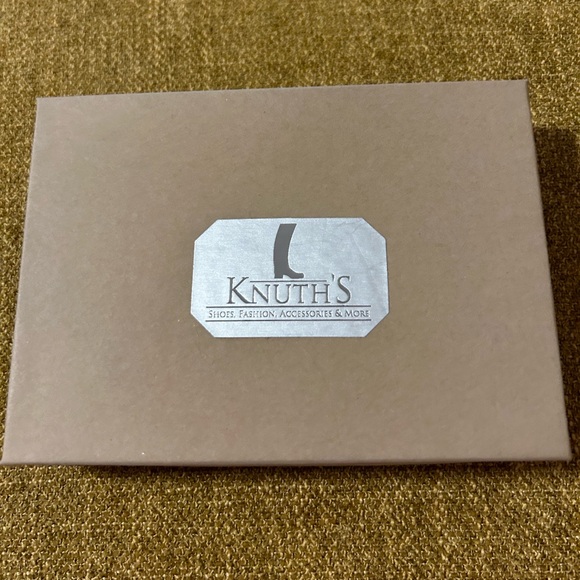 Debbie Brooks Belt Buckle - Picture 3 of 3